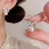Pendientes de Flor de Circonita y Perla, Tachuelas Versátiles de Moda Francesa, Pendientes Personalizados de Lujo Ligero de Gama Alta con Sentido de Diseño, Venta al por Mayor