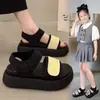 Sandalias para Niñas 2026 Verano Nuevos Elegantes Zapatos de Playa para Niños Mayores, Estudiantes y Niñas Pequeñas Zapatos Romanos Deportivos