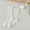 Meias de Algodão Anti-Pilling para Primavera e Verão com Recorte em Diamante Borda Ruffle Doce e Fofa Meias de Cano Médio Respiráveis Leves Elegantes Femininas
