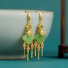 Pendientes de esmalte antiguo de jade hetiano de imitación chino, mil millones de años, con diseño de nicho de perla de nube y preservación del color.