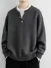 Suéter de Color Sólido Americano Falso Dos Piezas Cuello Henley para Hombre Otoño Marca de Moda Holgado Retro Versátil Casual Prendas de Punto Superior