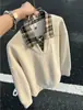 Estilo Otoñal Old Money Patrón de Espiga de Trigo Sudadera con Capucha Polo Falso de Dos Piezas para Hombre Diseño de Patchwork a Cuadros Camiseta de Punto de Manga Larga