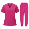 Uniformes de enfermería personalizados hechos de tela de poliéster impresa digitalmente con escote en V, ropa para dentistas, OEM de comercio exterior en lotes pequeños y dropshipping
