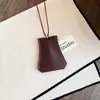 Nuevo collar llavero geométrico de cuero estilo europeo y americano con diseño único, cadena versátil para suéter de uso diario para mujer