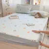 2026 Nuevo Modelo Sábana Bajera de Gasa Gruesa de Tres Capas Cubierta de Cama Protector de Colchón de Envoltura Completa Sábana Bajera para Cama Matrimonial Juego de Tres Piezas