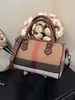 Bolso de Hombro Grande para Mujer Nuevo Bolso Cruzado de Rayas Verticales Simple Bolso de Mano Casual de Moda Bolso Tipo Almohada