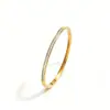 El más vendido en Europa y América: Pulsera de acero de titanio con diamantes cuadrados de una sola fila de 4 mm para mujer, color dorado, joyería de pulsera de alta gama para mujer, disponible para venta al por mayor