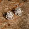 Brincos de Flor Metálica com Zircônia Estéreo Levemente Luxuosos e de Alta Qualidade para Mulheres, Elegantes de Nicho, Modernos e na Moda
