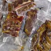 Costelas de Porco Curadas de Enshi, Hubei, uma Especialidade do Grupo Étnico Tujia, Defumadas com Lenha de Porcos Locais, Cortadas em Pedaços Sem Ossos Grandes