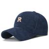 Gorra de béisbol de terciopelo de color sólido con letras tridimensionales simples R, nueva versión coreana de otoño e invierno, gorra de moda ajustable con parte superior dura
