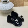Sandálias Curtas Femininas que Aumentam a Altura para o Verão de 2026, Novo Estilo com Fivela de Metal, Bico Quadrado Retrô, Salto Anabela, Sandálias Romanas Versáteis