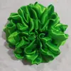 Grande bola de flores vermelhas, cerimônia de corte de fita para inauguração, casamento, inauguração, hortênsia vermelha, carro de casamento, carro novo, entrega de carro, casamento, inauguração de casa, grande flor vermelha