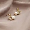 Venta al por mayor de joyería diseño de nicho Cisne perla de agua dulce traje colgante anillo pendientes conjunto de tres piezas collar