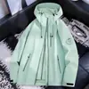 Nuevo Chaqueta Tres en Uno para Exteriores Otoño/Invierno 2026 Impermeable Cortavientos Bloque de Color Capucha Desmontable Hombres y Mujeres Tres en Uno Hombres