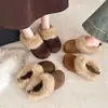 Zapatos Peludos de Suela Gruesa Cálidos de Terciopelo para Mujer 2026 Nuevo Estilo de Invierno con Aumento Interno de Altura, Pantuflas Peludas de Corte Profundo para Cubrir la Cabeza Cálidas