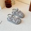Sandalias de Punta Descubierta para Niña 2025 Verano Nuevos Zapatos de Princesa para Niños Suela Blanda para Niña Zapatos de Playa para Bebé para Niños Medianos y Grandes