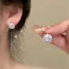 "Azúcar en Cubo Diamante" Es Más Brillante Que las Luces de la Calle ~ Zirconia Súper Destellante Aretes de Plata 925 Sin Perforación Pinza para Oreja de Bobina de Mosquitos para Mujer