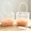 Bolsa de Mano Transparente Trapezoidal con Flores Bolsa de Mano de Flores para Vacaciones Bolso de Mano con Ramo para Regalo del Día de San Valentín Chino Bolso de Mano de PP con Ramo