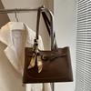Bufanda de Seda Personalizada Moderna Estilo Occidental Gran Capacidad Bolso de Mujer 2025 Nuevo Primavera Simple a la Moda Bolso Tote de Hombro para Viaje