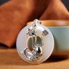 Colgante de Plata S925 Incrustado con Calcedonia Blanca de Peces Jugando entre Lotos, Colgante de Moda Vintage para Mujer para Venta Transfronteriza