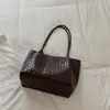 Bolsa grande de cor sólida descontraída, novo estilo 2026 para trabalho, deslocamento, bolsa de ombro única, bolsa tote de mão da moda para atividades ao ar livre