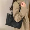 Bolso de Hombro Cruzado Retro de Gran Capacidad Versátil para Mujer, Nuevo para Otoño e Invierno 2025