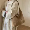 Bolsa de Ombro Tote Versátil de Grande Capacidade Feminina Coleção Outono 2025 Maillard Fosco Vintage Relaxado