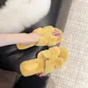Zapatillas planas cuadradas pequeñas estilo Chanel, peludas, para usar en exteriores, moda otoño/invierno 2025, versátiles, para uso en casa, zapatillas de algodón para mujer