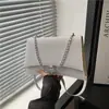 Bolsa Nicho com Letras Estilo Francês Novo Modelo 2026 Bolsa Transversal com Corrente Fashion Bolsa de Ombro Único com Textura Retrô Bolsa de Axila Bolsa Feminina