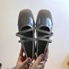 Zapatos de tacón de tira cruzada nuevos, boca poco profunda, con tira de hebilla, estilo ballet rojo 2026, con modernos zapatos Mary Jane para la noche, otoño invierno