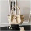 Bolso Cubo de Mano de Alta Gama Estilo Coreano para Mujer 2025 Invierno Nueva Moda Versátil para el Trabajo Hombro Cruzado
