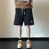 Nuevos shorts de verano para hombre estilo americano, marca de moda, shorts de playa ligeros, corte holgado, talla grande, shorts deportivos casuales hasta la rodilla para hombre