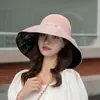 Sombrero de Paja con Protección Solar para Vacaciones de Verano en la Costa 2026, Elegante Sombrero de Pescador Plegable de Ala Ancha con Encaje y Margaritas