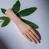 Modelo de mano para exhibición de anillos modelo de mano para manicura mano artificial de silicona modelo de mano femenino fotografía exhibición de joyería arte en los dedos usar