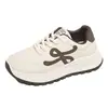 Tênis da Moda Tendência 2025 Outono e Inverno Novo Estilo Coreano Retro Sapatos de Pai Sola Grossa Casuais Sapatos Brancos para Mulheres