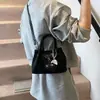 Bolso Único Tejido a Mano para Mujer 2025 Nuevo de Moda Primavera Versátil Textura de Alta Calidad Bolso Cruzado Estilo Cesta