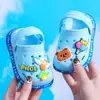 Novos chinelos de EVA para crianças com bico fechado e furos, fofos, de desenho animado, para bebês, antiderrapantes, sandálias de verão para meninos e meninas