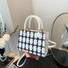 Diseño nicho sentido de alta gama tela de lana bolso tote portátil para mujer 2024 nueva moda combinable primavera y verano hombro bolso pequeño