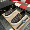 Huajia Quatro Estações Versátil Couro de Vaca Viscose Calçados em estoque Preto Couro Genuíno Cano Baixo Bico Redondo Colorblock Diário Sapatos Plataforma