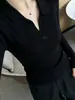 Suéter tejido de manga larga clásico estilo francés para mujer, nueva colección otoño/invierno 2026, corte ajustado, que estiliza la figura, con un sofisticado diseño de cuello en V y versátil para varios atuendos
