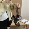Modelo nuevo de verano europeo, punta redonda, piel suave, bloques de color, planos, zapatillas de entrenamiento alemanas para mujer, con cordones y hebilla, zapatos casuales