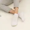 Calcetines cortos de algodón para hombre calcetines masculinos negro blanco liso calcetines finos de cuatro estaciones primavera y verano calcetines tipo calcetín absorbentes de sudor para hombre primavera y otoño