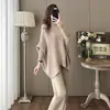 Conjunto casual de duas peças em estilo descontraído, nova coleção outono e inverno, apresentando um top de tricô com manga morcego irregular e calça pantalona.