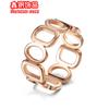 Anillo de acero de titanio con diseño creativo redondo Tianbian, el más vendido a través de la frontera, para mujer, que no se decolora, nicho hueco, anillo liso, fabricantes de anillos
