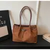 Bolso nuevo 2026, colección de otoño de moda, bolso de hombro de gran capacidad, diseño elegante y sofisticado, perfecto para los desplazamientos diarios de las mujeres