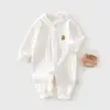 Roupas de bebê primavera e outono pijamas para bebês meninos e meninas macacão de algodão puro 2 recém-nascido classe a cáqui roupa íntima de escalada