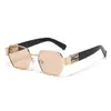 Gafas de sol cuadradas de metal 2025 para mujer, Gafas de sol de diseñador versátiles de lujo ligero, Gafas de sol de celebridad de internet