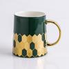 Taza de Cerámica Geométrica Dorada de Lujo Ligero de Venta Caliente Transfronteriza con Tapa y Cuchara Té Aromático Leche Regalo Acompañante Taza de Agua