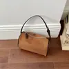 Nuevo bolso de moda de nicho esmerilado 2026 para debajo del brazo, bolso de mano retro de alta gama, bolso cruzado versátil para el hombro para mujer