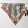 Pañuelo cuadrado de terciopelo de doble cara, dos tonos, estampado de leopardo, de alta gama, vintage de los 90, chal cálido para mujer, pañuelo de cuello de lujo ligero